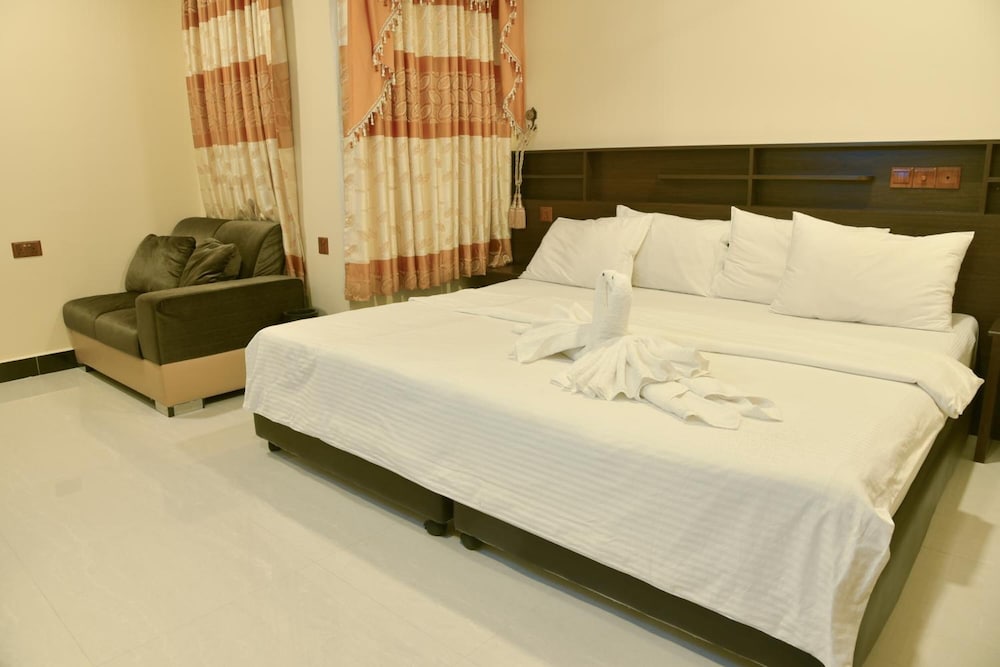 Nalaveshi Inn, Huraa view 3