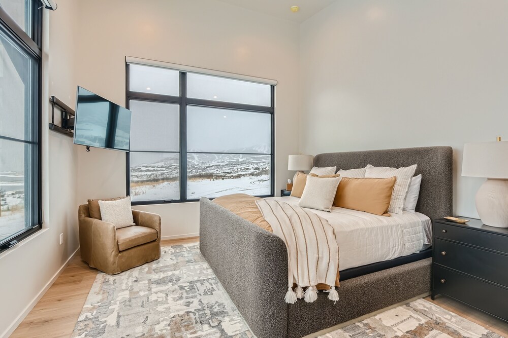 Gemini's Mountain Retreat! Free Shuttle To Dv Gondola! 4 Bedroom Home by RedAwning view 2