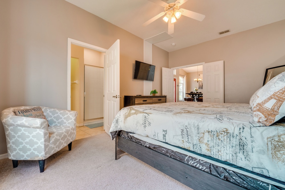 11 Mi to Disney: Home w/ Game Room & Heated Pool