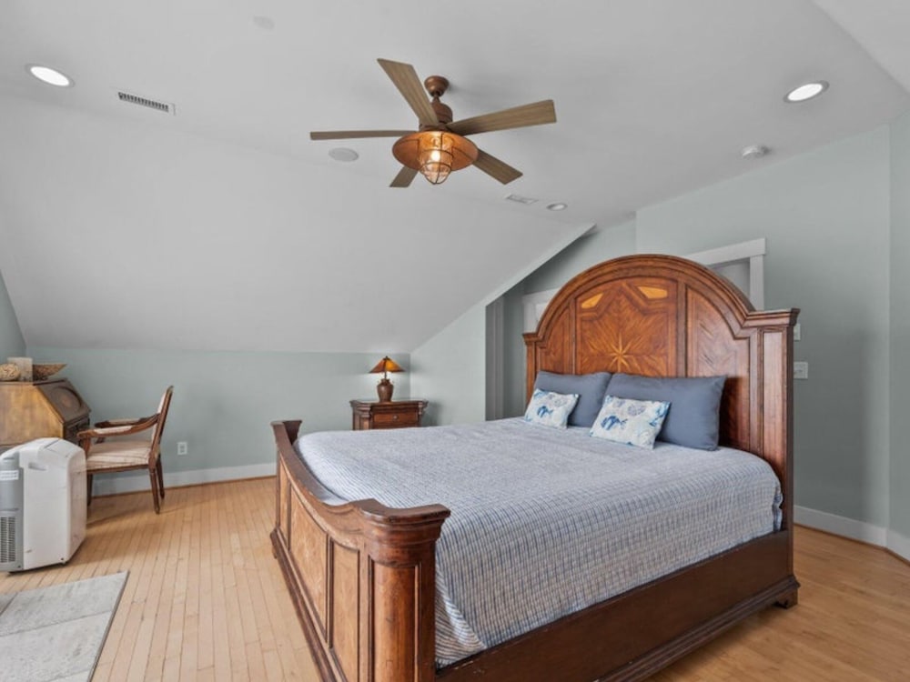Ocean's Edge by Topsail Realty