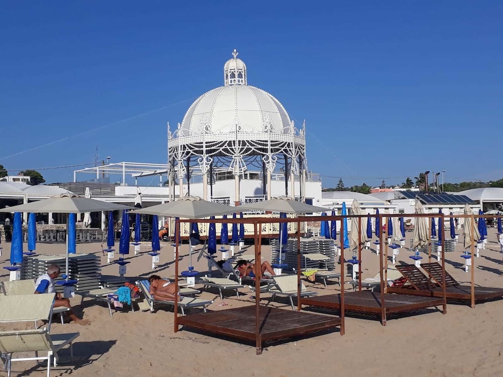 Morello Beach Hotel