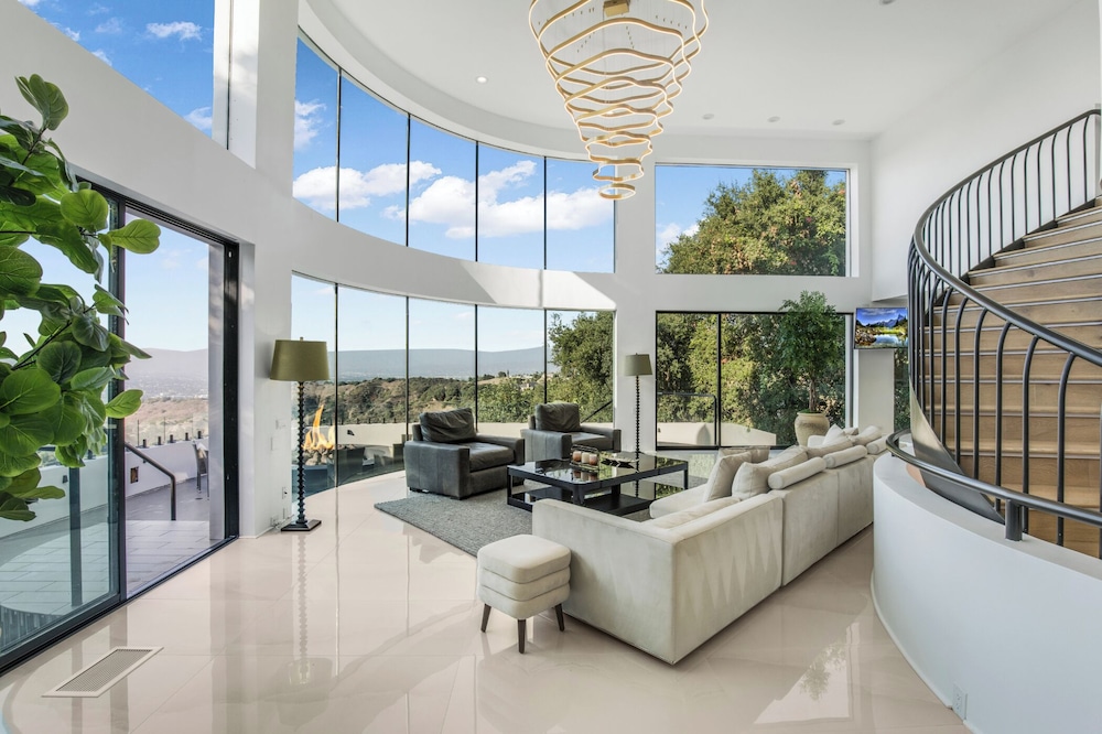 Los Angeles Vacations - Bel Air Yacht Mansion - Property Image 25
