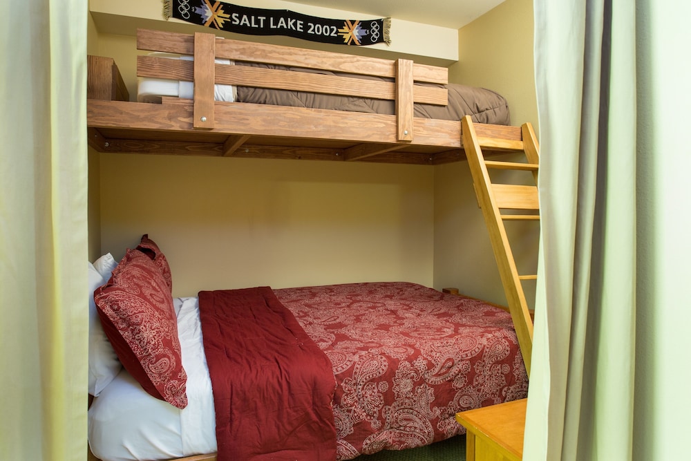Eagle Springs East 1 & 2 Bedroom Condos