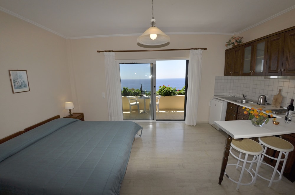 Pelagos Apartments en Corfu — hotel room