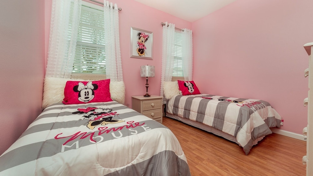 Windsor Palms Resort 4 Bedroom Home with Game Room 4 Home