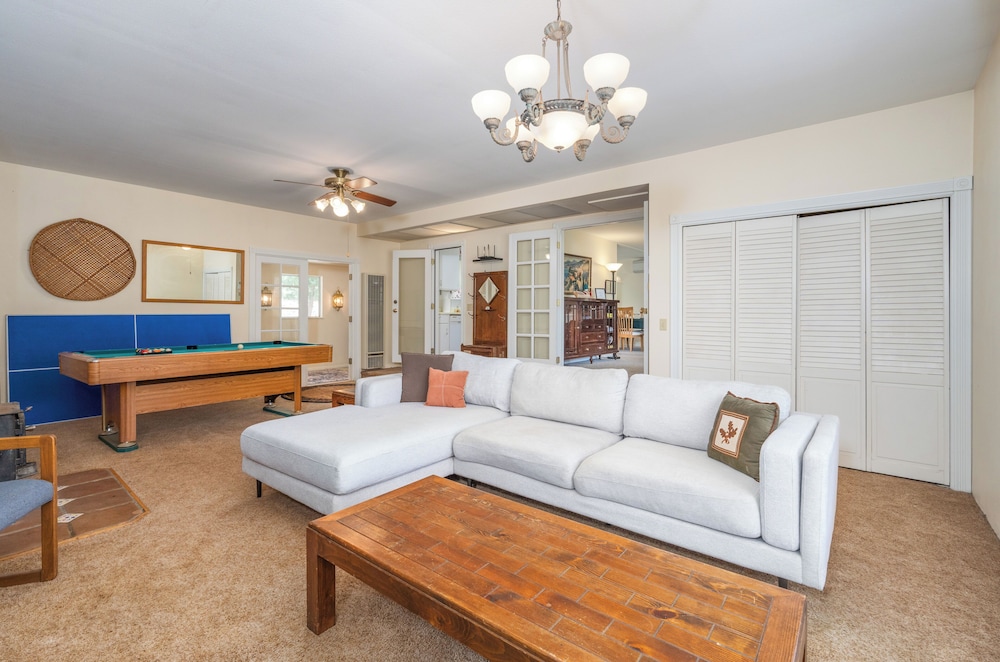 OFF THE Beaten Path Mariposa 3BD + EV Charger view 5