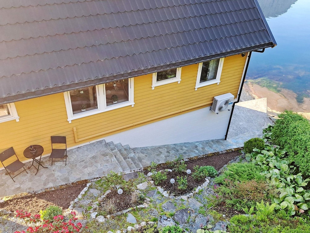 6 Person Holiday Home in Bygstad