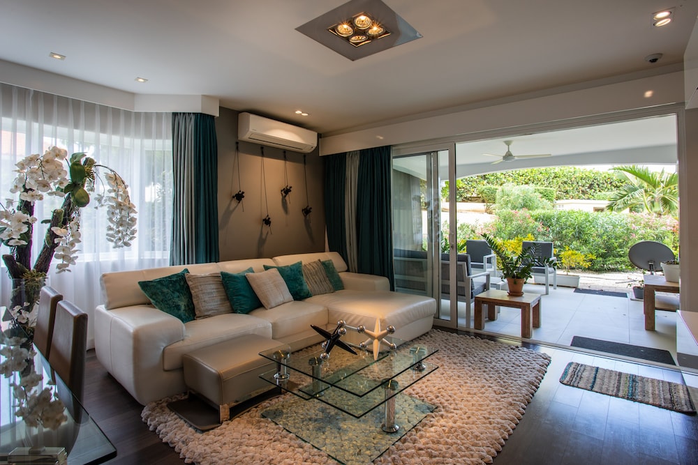 Blue Bay Apartments