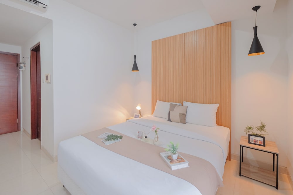 Cozy And Minimalist Studio At West Vista Apartment