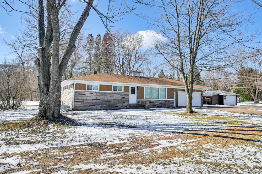 Wausau Home w/ Yard: 1 Mi to Granite Peak Ski Area view 4