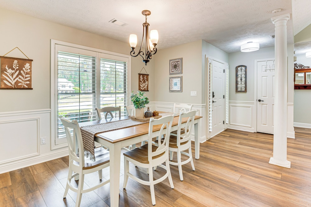 Outdoor Entertainment Area: Sharpsburg Home!