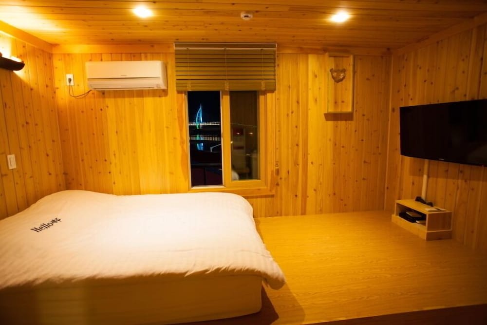 Seogwipo Harbor Pension view 5