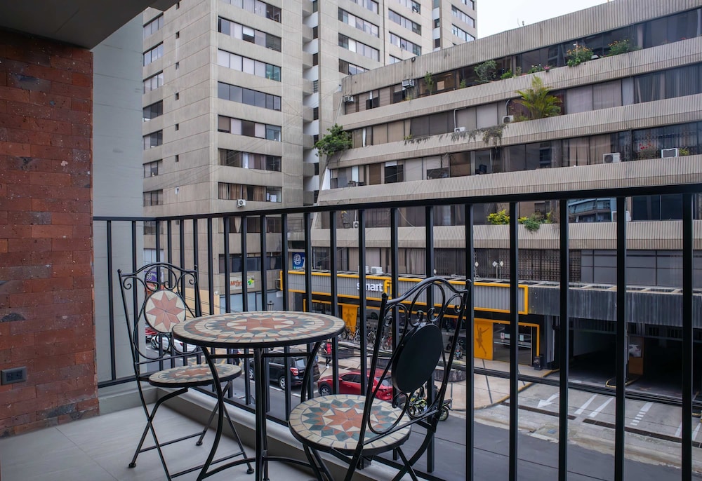 Charming 3BR w Amazing Pool in Miraflores