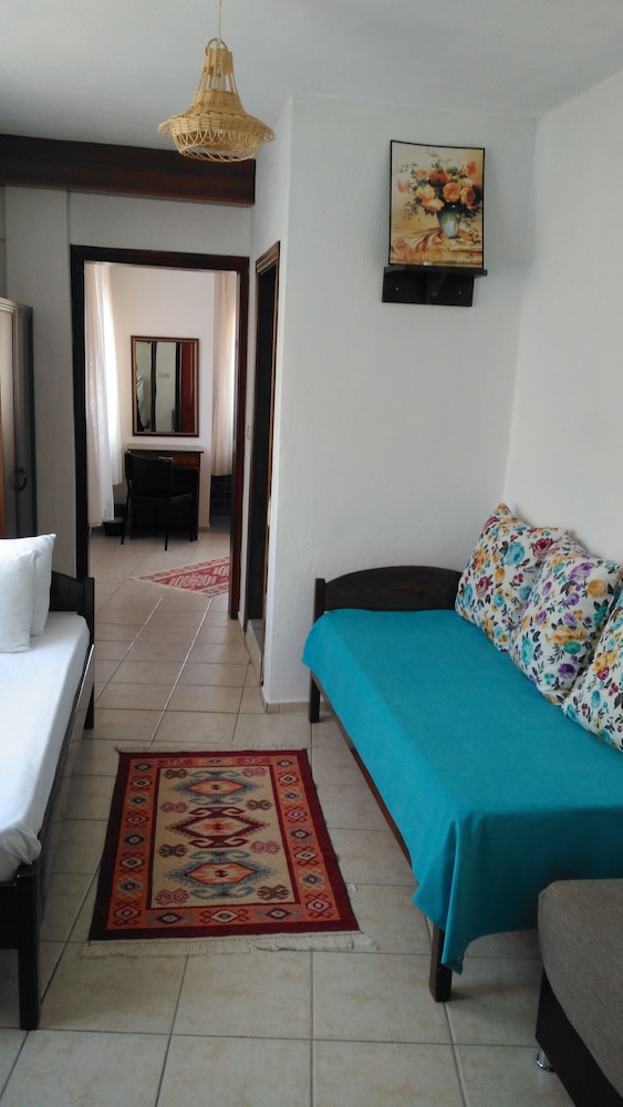 Adali Pansiyon en Bozcaada — hotel room