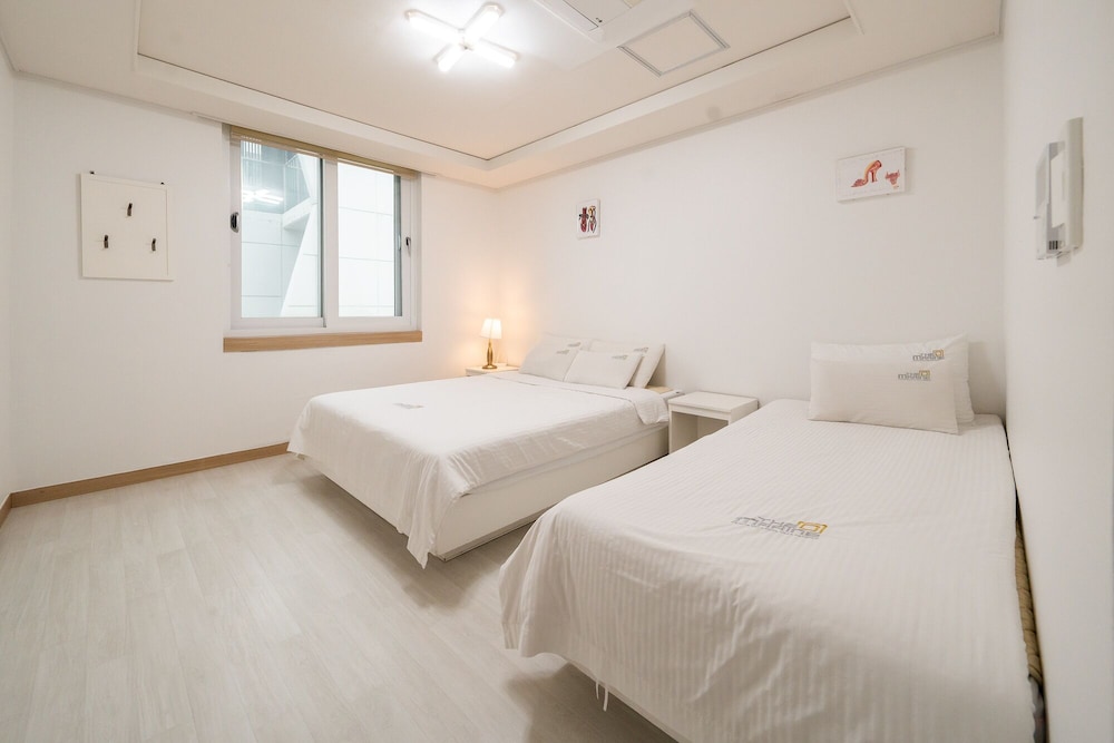 Carrot Ryokan Poolvilla view 3