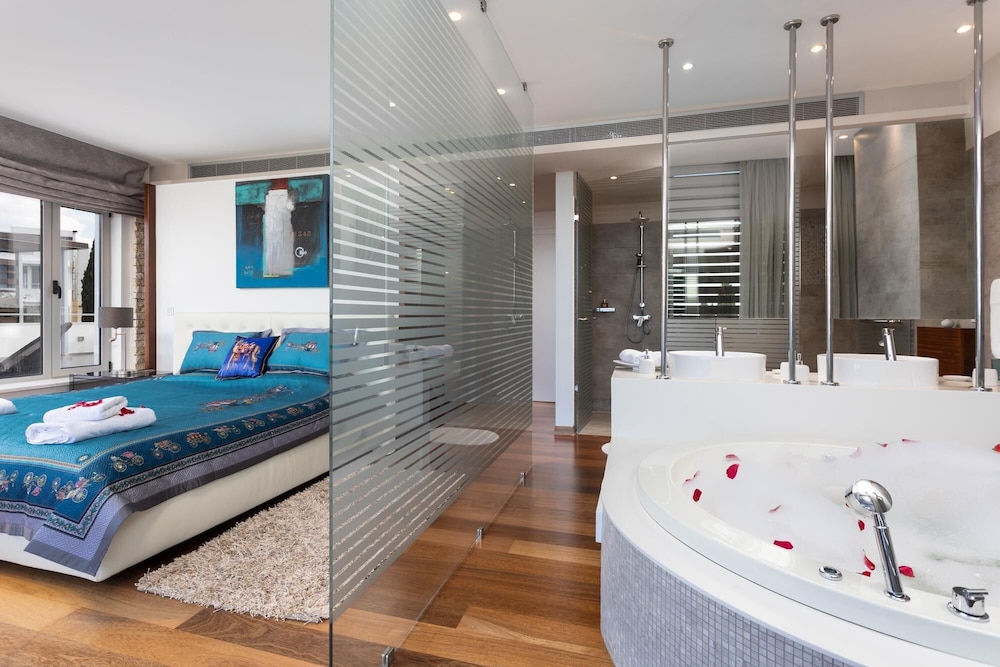 Annabel Beach Palace