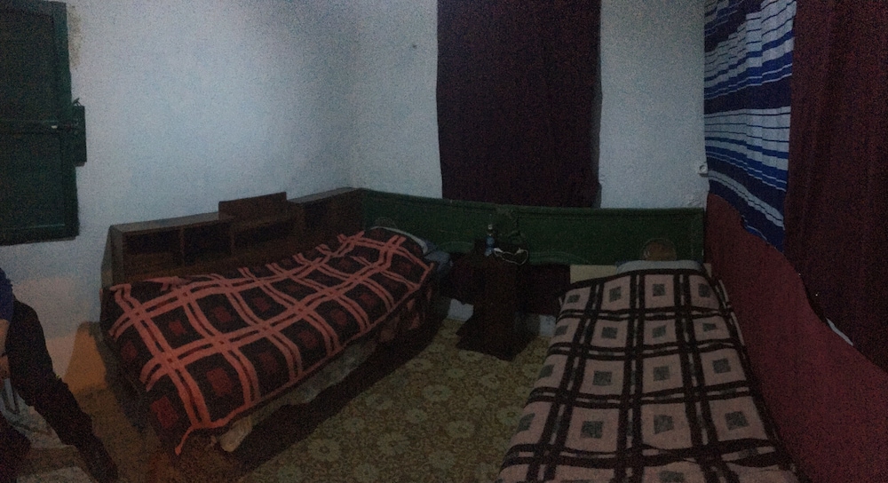 Palais du XVIII ème siècle - Hostel