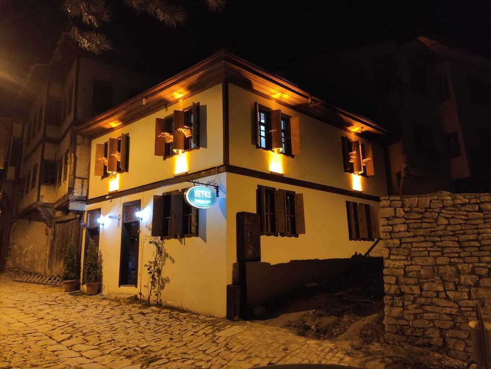 White House - Beyaz Konak