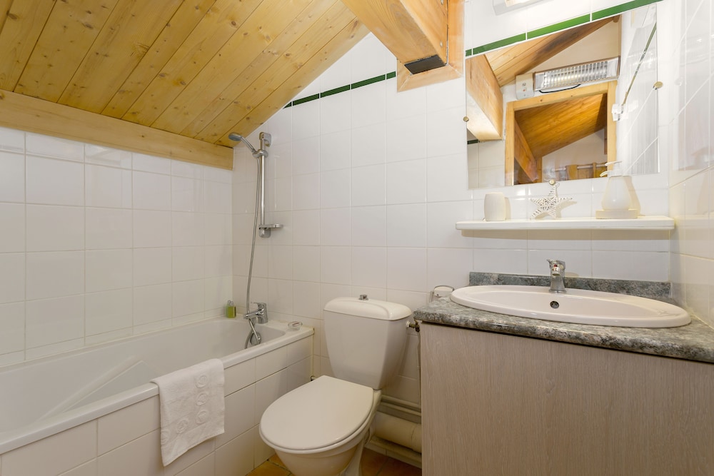 Madame Vacances Les Chalets des Alpages view 3