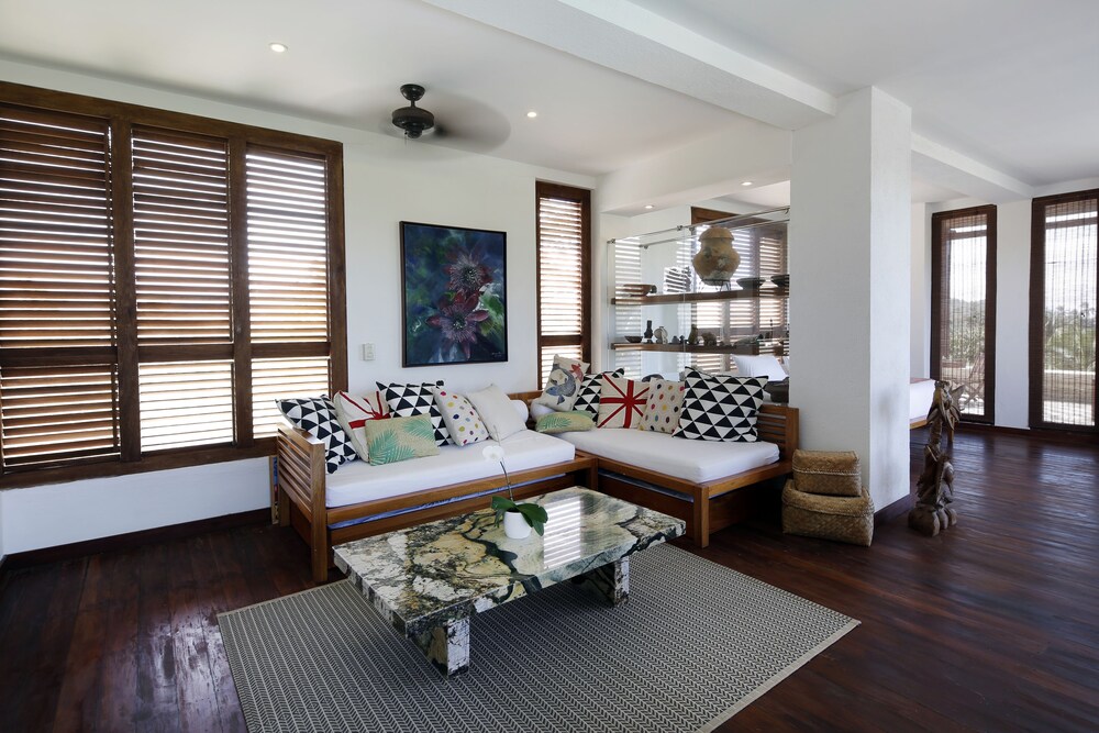 Pelican Beach Resort by Panhandle Getaways