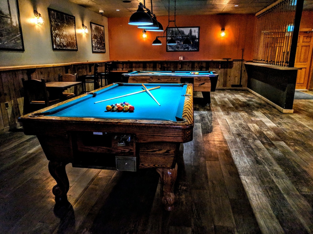 Riverside Inn
