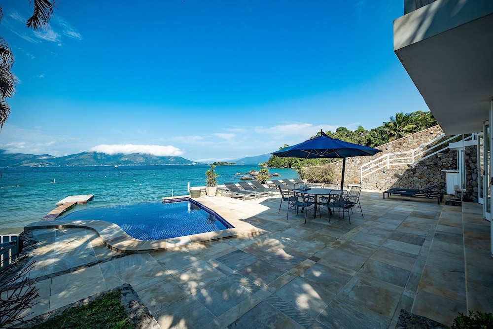 Angra - Mombaça | Mansão Espetacular Beira-Mar, 7 Suites - por Casapē Rio