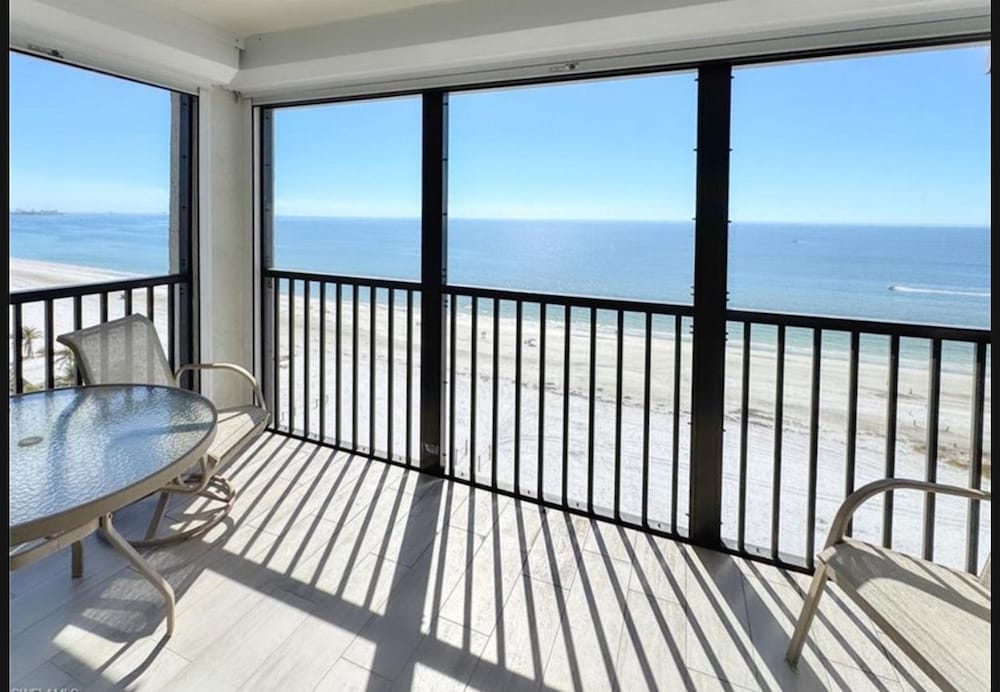 Caper Beach Club Penthouse 2