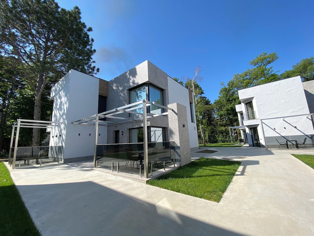 Plein Air Residence & Resort