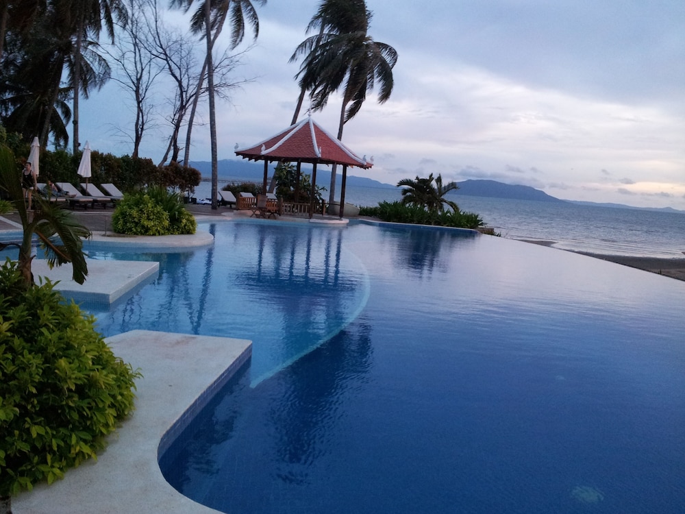 Nataya Roundhouse Coral Bay Resort and Spa