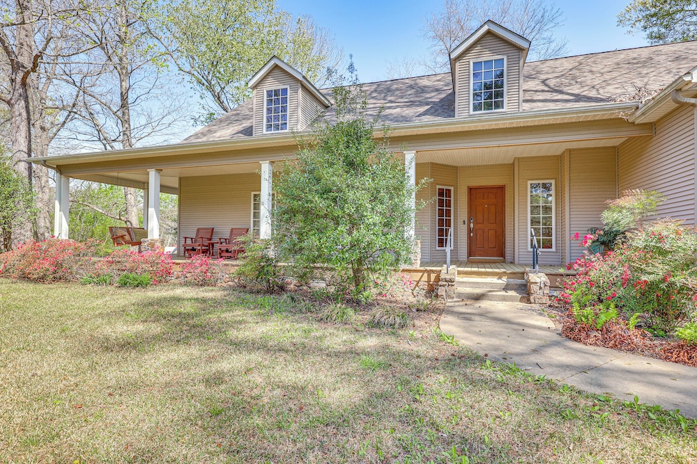 Private Dock: 'the River House' in Heber Springs!