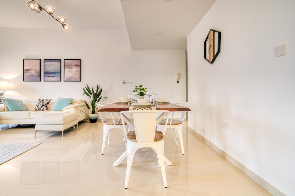 JBR Gem Spacious 1BR Apt With Balcony