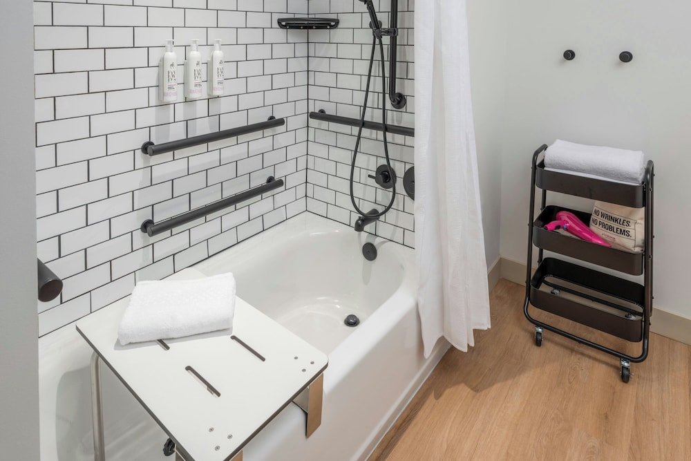 Moxy Fayetteville