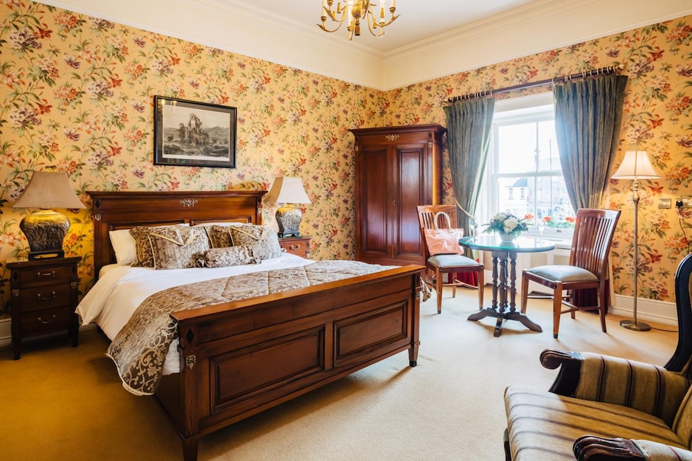Gleesons Restaurant & Rooms