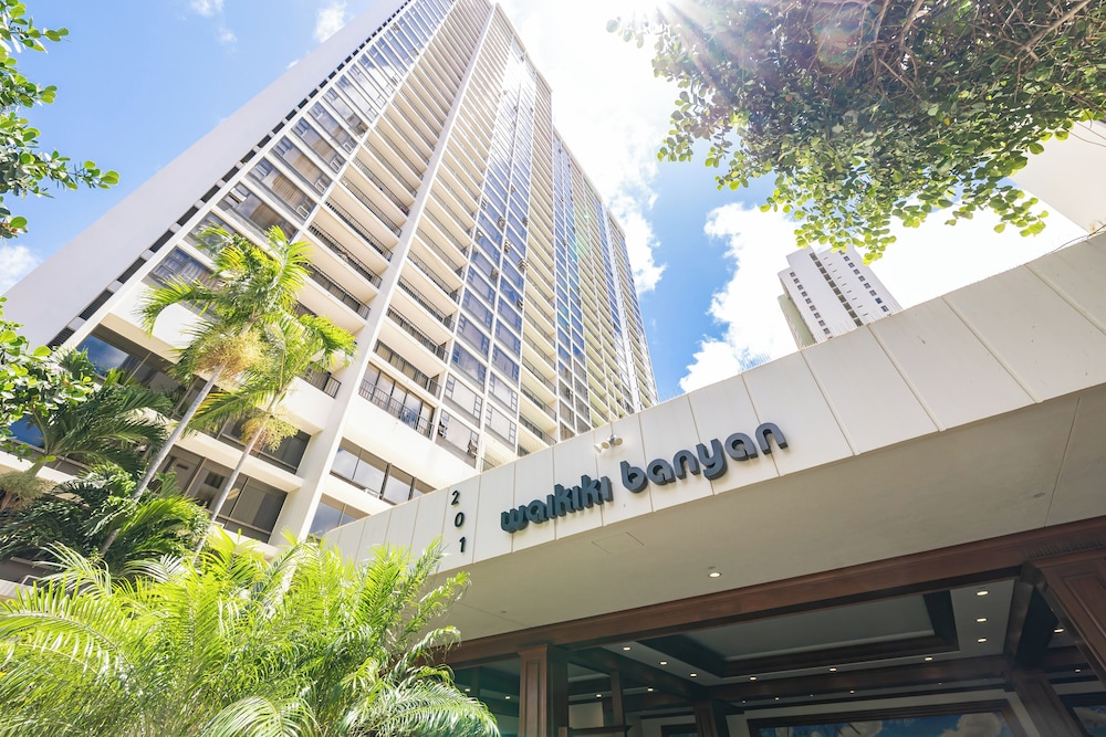Waikiki Banyan 1BR