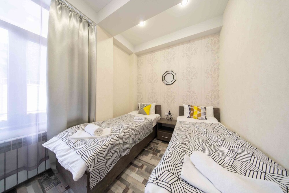 More Apartments na Plotinnoy 2 - 2 view 5
