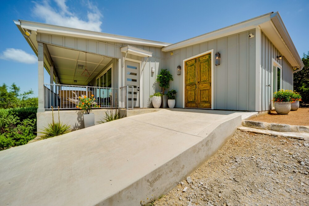 Chic House in Spring Branch w/ Lush Outdoor Space! view 2