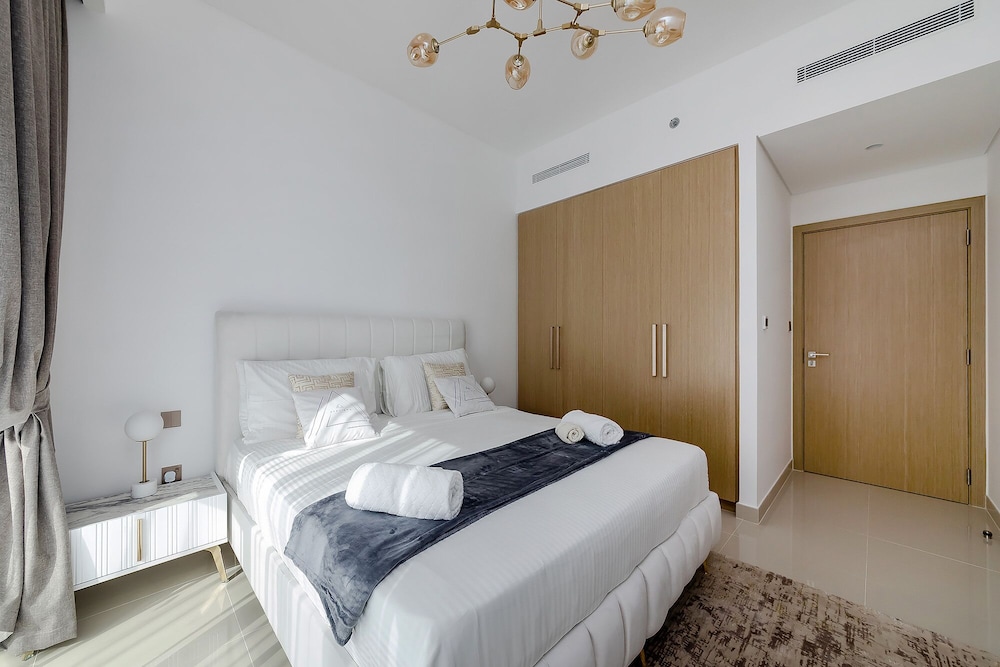 Wonderful Apartments in Icon Bay