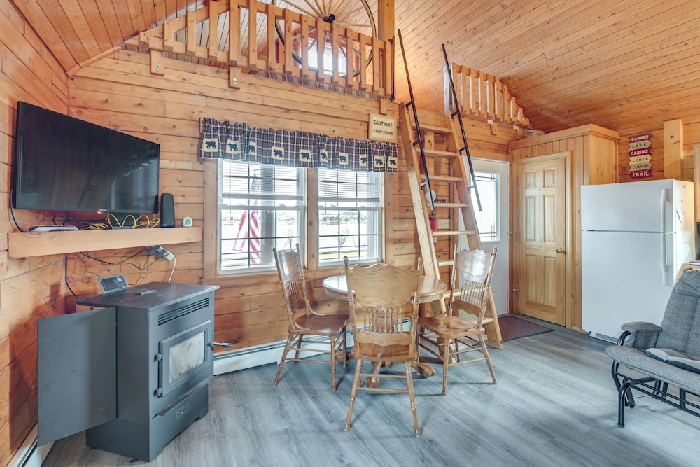 All-season Long Lake Base Camp! Family Cabin