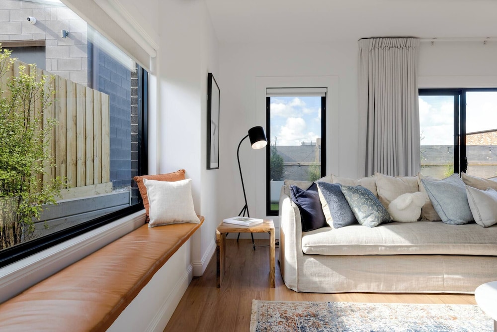 1 Beach House - Award-winning Luxury Smart Home