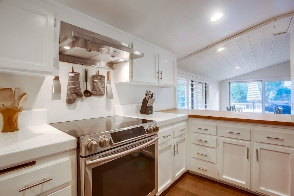 Beachfront Townhome in Solana Beach features Private Den SS166 by RedAwning view 4