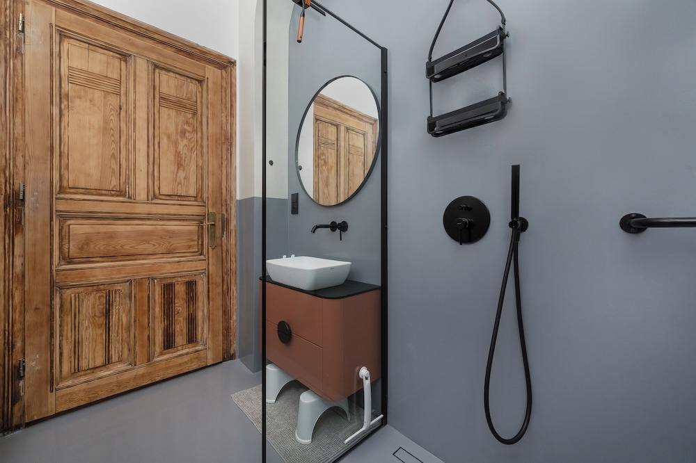 Retro Apartment in Wroclaw by Renters