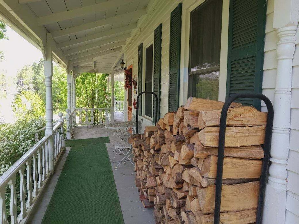 10 Mi To Gore Mountain: Home In Adirondack Park 5 Bedroom Home