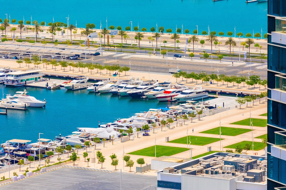 EDEN'S Homes & Villas - Royal Oceanic