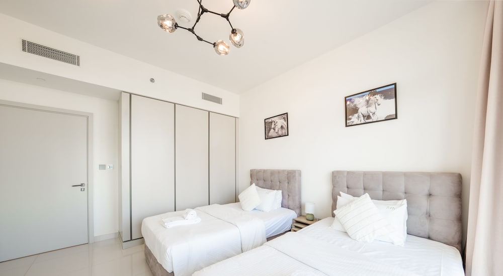 Luxurious 2BR at Sunrise Bay