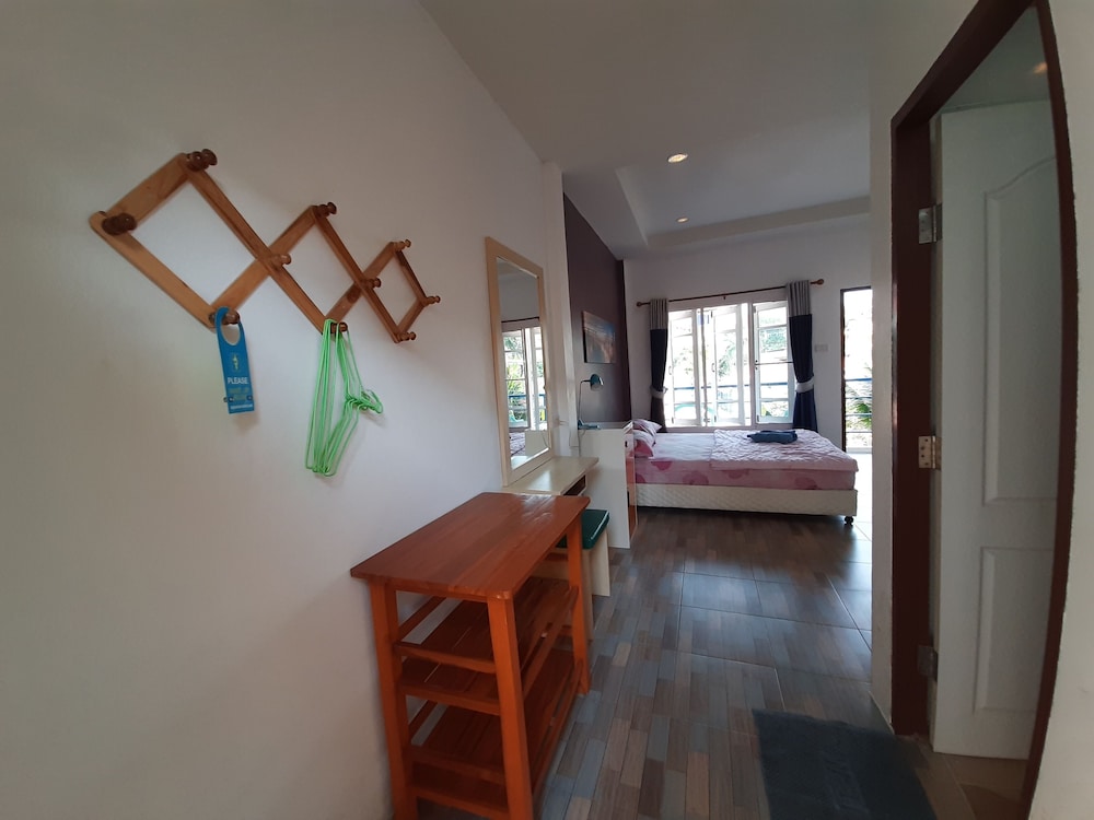 Photo 18