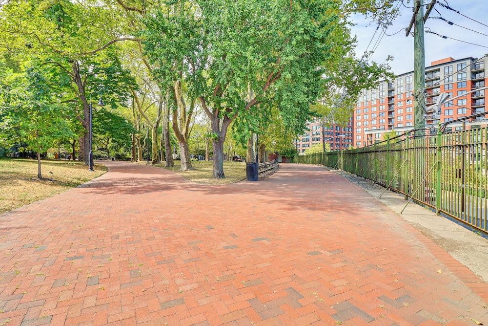Walk to Hudson River Parks: Recently Renovated Apt