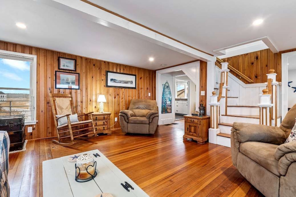 Oceanfront Front Porch Back Deck Kitchen
