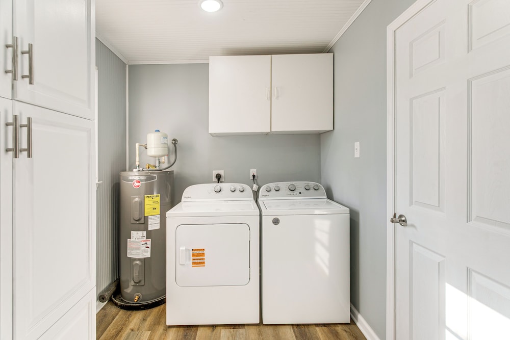 Near Shops & Eats: Home w/ Large Yard in Waycross!