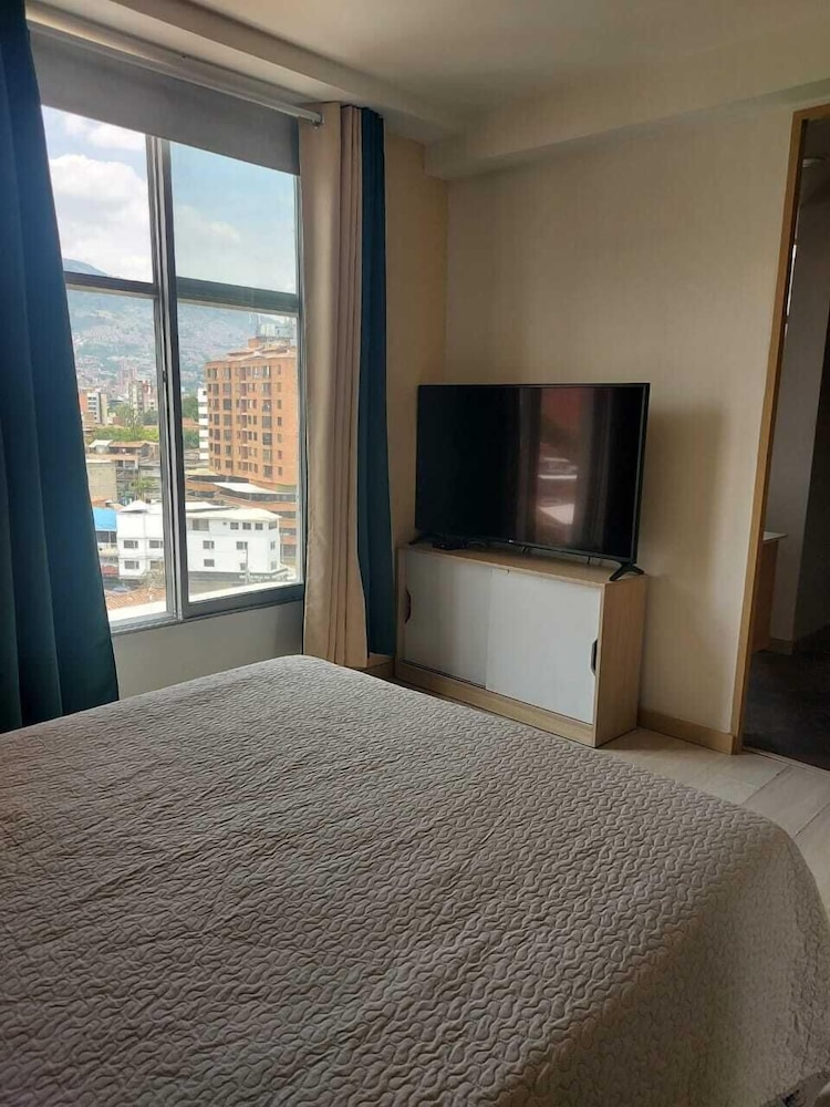 Lovely one bedroom condo in Laureles
