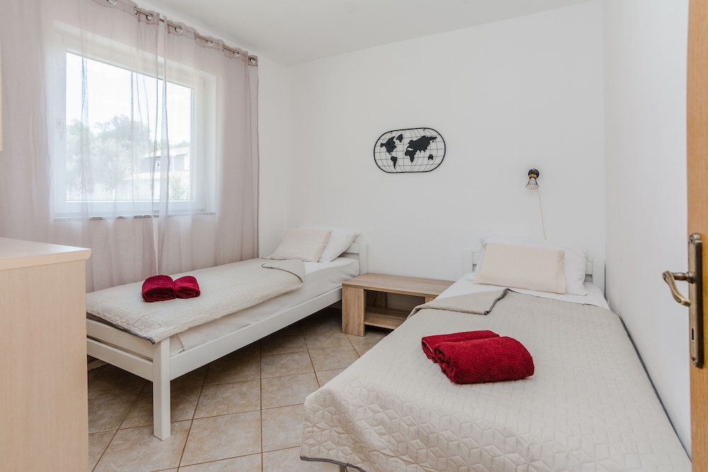 Apartment Jagunic view 4